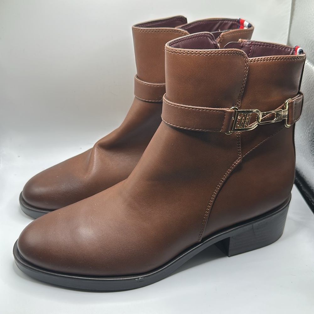 Tommy Hilfiger Ianzi Bootie Size 9M like new not worn